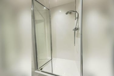 1 bed studio, St Georges Quay, City Centre, Lancaster, LA15JT - Image 3